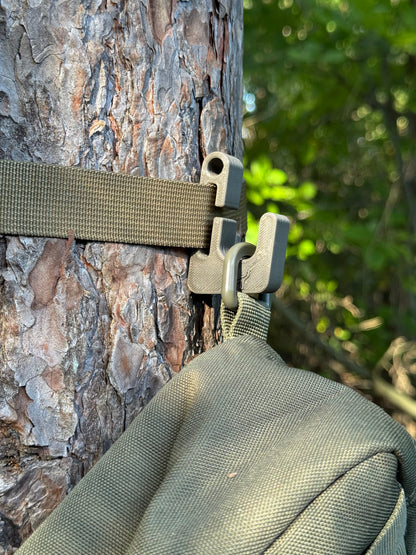 Gear Hook - fits 1" webbing, paracord, or daisy chains