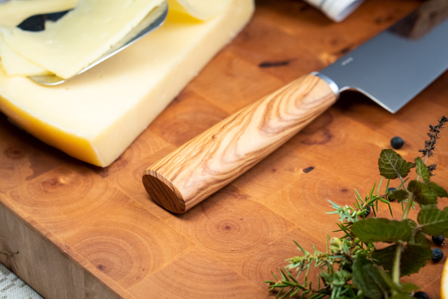 A&amp;C Chef Knife - Olivewood